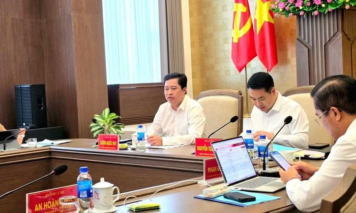 Ông Dương Quốc Huy, Bí thư Tỉnh ủy và ông Nguyễn Tuấn Anh, Chủ tịch UBND tỉnh chủ trì điểm cầu trực tuyến hội nghị tại Lào Cai.