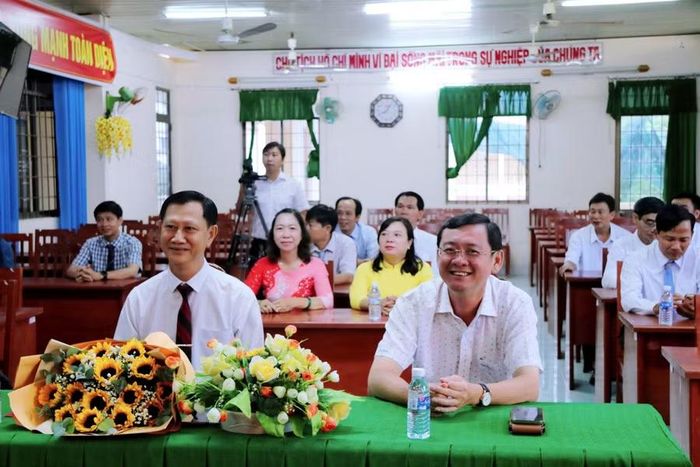 Các đại biểu tham dự hội nghị.