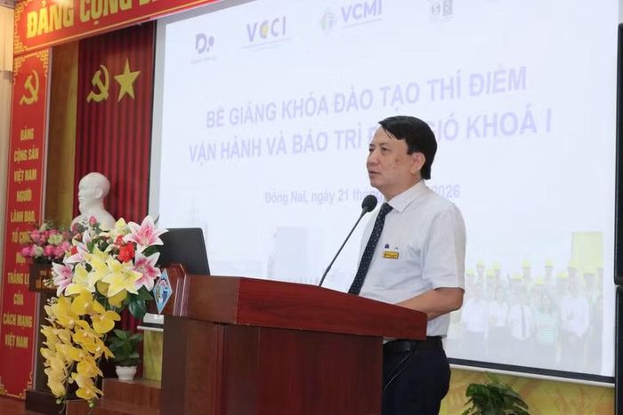 TS Nguyễn Văn Chương tại một sự kiện của trường. Ảnh: Fanpage trường.