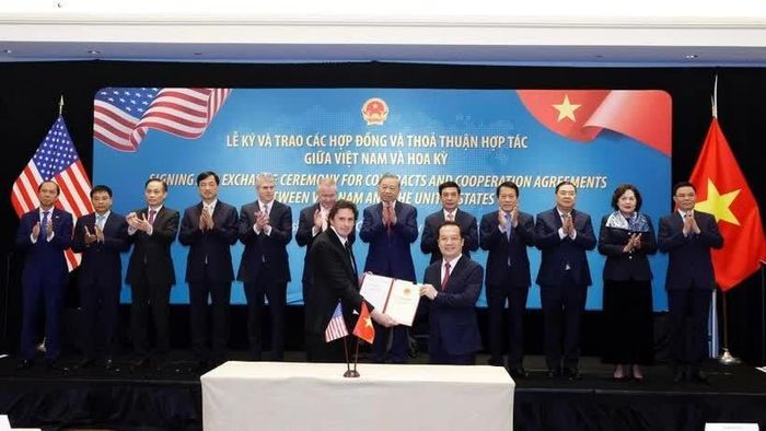 Tổng Bí thư Tô Lâm chứng kiến Lễ ký và trao các hợp đồng và thỏa thuận hợp tác giữa Việt Nam và Hoa Kỳ, ngày 18/2. (Nguồn: ĐSQ Việt Nam tại Hoa Kỳ)