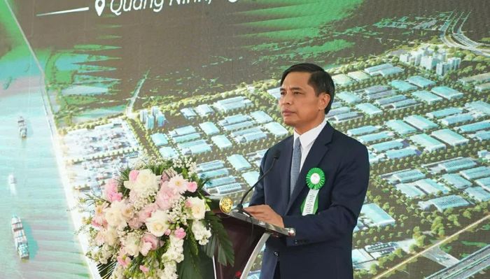 Phó Chủ tịch Thường trực UBND tỉnh Quảng Ninh Vũ Văn Diện phát biểu tại buổi lễ. (Nguồn: BTC)