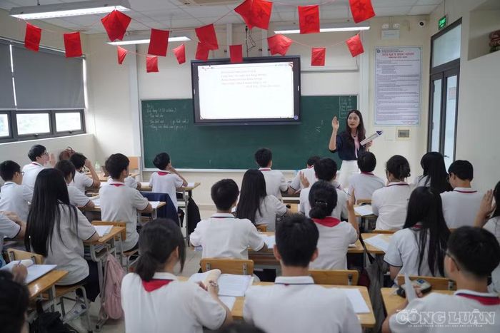 Điểm đáng chú ý là từ những mục tiêu giáo dục, các trường đang chuyển trọng tâm từ việc học sinh phải chịu được áp lực sang nhà trường phải biết tổ chức để giảm áp lực không cần thiết.
