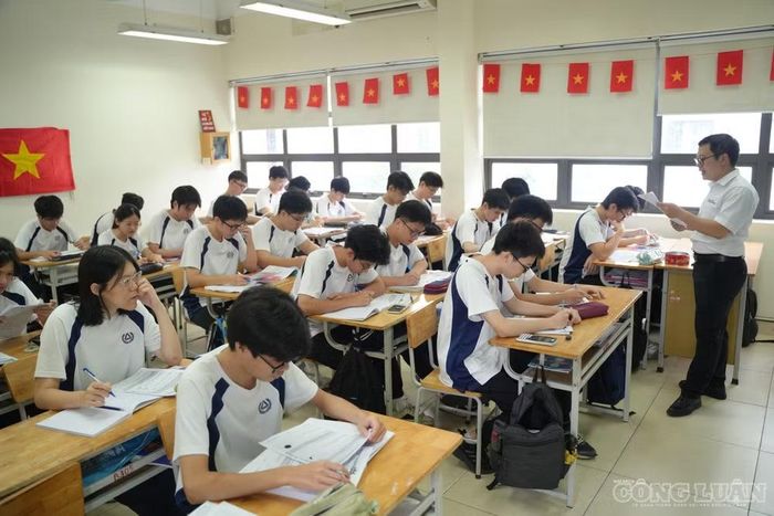 Những chia sẻ của học sinh và nhà trường cho thấy năm học cuối cấp không chỉ là câu chuyện của điểm số và các kỳ thi.