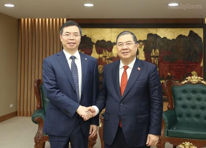 Phó Thủ tướng Thường trực Chính phủ Phạm Gia Túc tiếp Phó Tổng giám đốc Tập đoàn Xây dựng Điện lực Trung Quốc (PowerChina) Trần Quang Phúc. Ảnh: VGP