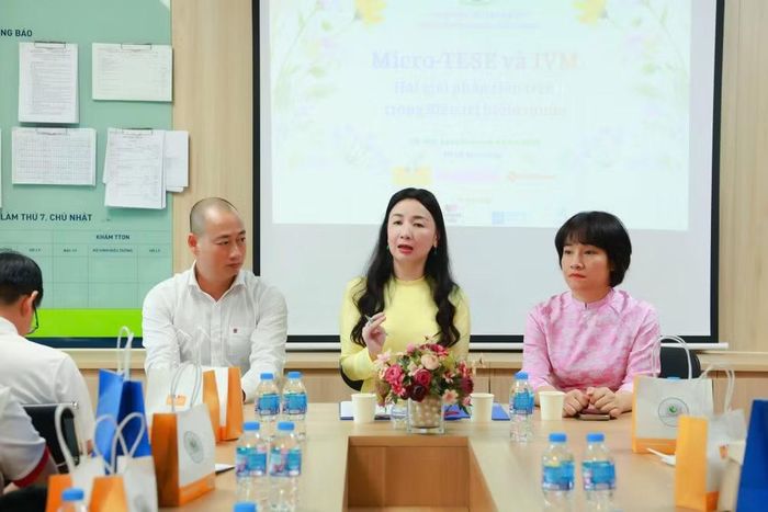 Hội thảo có sự tham dự của lãnh đạo Khoa Hỗ trợ sinh sản và Nam học luôn giải đáp các thắc mắc của mọi người tham dự - Ảnh: Bệnh viện Phụ sản Hà Nội.