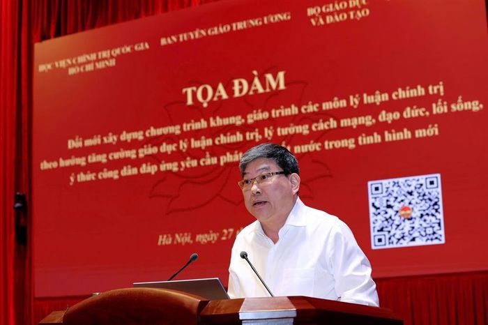 PGS,TS Nguyễn Duy Bắc phát biểu tại Toạ đàm. Ảnh: hcma.vn