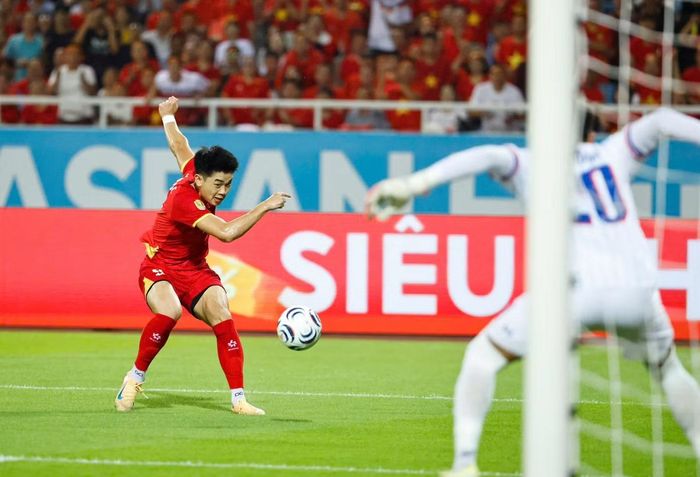 Đình Bắc rất năng nổ ở cánh