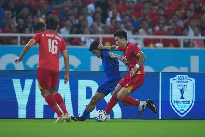  Văn Hậu có 14 lần tắc bóng, nhiều nhất giải. 