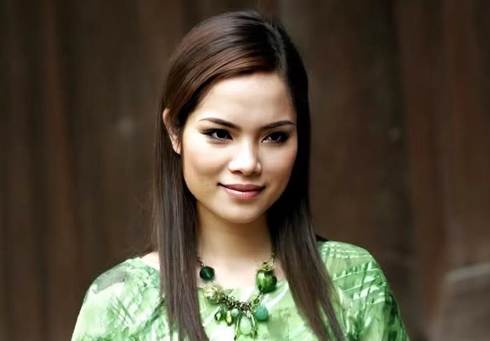 Kiều Thanh từng đóng nhiều phim truyền hình, nổi tiếng nhất với vai Trà trong Phía trước là bầu trời.