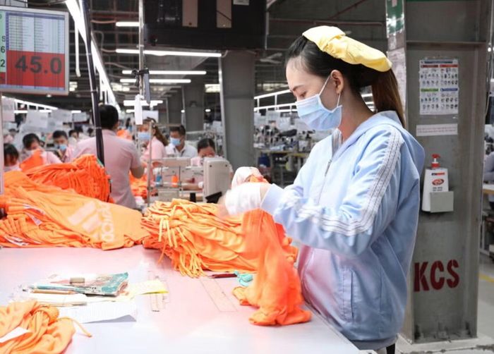 Không chỉ bị ảnh hưởng khi Mỹ áp thuế mới 12,5% với hàng nhập khẩu Việt Nam, DN còn đối mặt với việc khó tiếp cận vốn, lãi suất vay tăng cao...