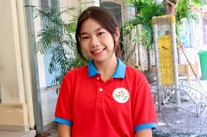 Ở tuổi 15, Khánh Vân vẫn có những sở thích giản dị như làm bánh, hát, chơi game, cà phê cùng bạn bè và ấp ủ ước mơ học đàn để lan tỏa sự chữa lành qua âm nhạc.