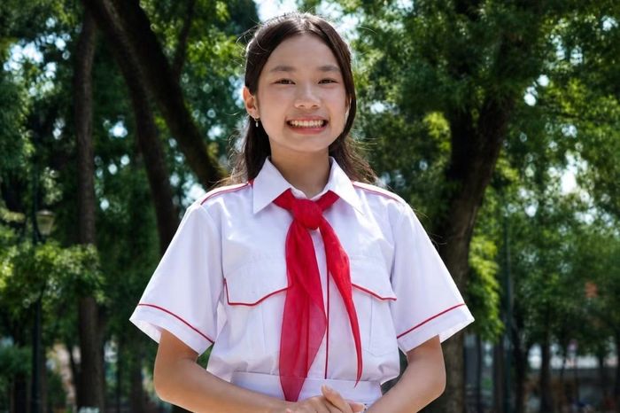 Nguyễn Khánh Vân (15 tuổi), học sinh lớp 10 chuyên Văn, Trường Phổ thông Năng khiếu, Đại học Quốc gia TPHCM.