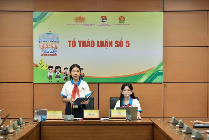 Khánh Vân tham gia nhiều chương trình dành cho thiếu nhi, trong đó Phiên họp giả định Quốc hội trẻ em lần thứ II năm 2024 là dấu mốc để lại nhiều ấn tượng nhất.