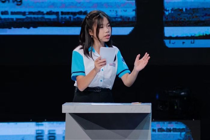 Từ một cô gái ngại ngùng, Khánh Vân đã thay đổi, mạnh dạn để có thể tranh biện tại chương trình Trường teen.