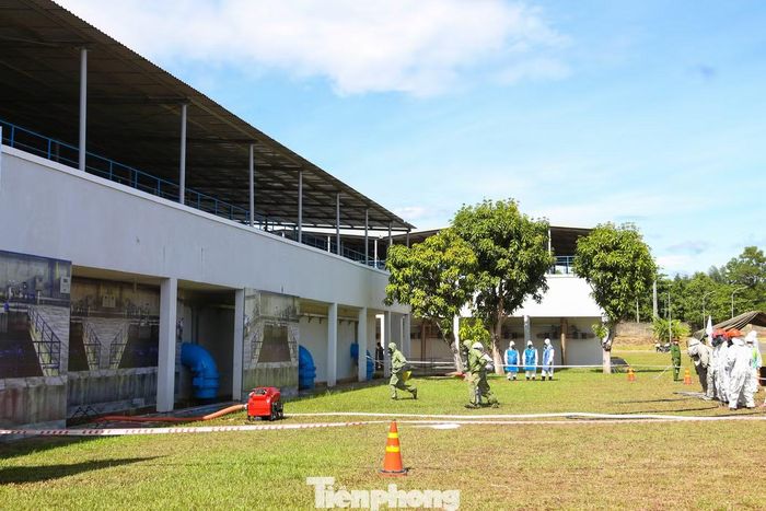 Theo ông Hồ Quang Bửu – Phó Chủ tịch UBND TP. Đà Nẵng, tình huống sự cố nhiễm xạ nguồn nước sinh hoạt có thể xảy ra trong thực tế, tính chất phức tạp, ảnh hưởng đến sức khỏe cộng đồng, môi trường và đời sống người dân.