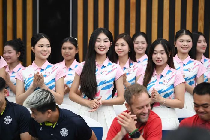 Trận tranh Siêu cúp Bóng đá Quốc gia 2025/26 - Cúp THACO giữa CLB Công an Hà Nội và CLB Công an TPHCM diễn ra lúc 18h ngày 30/8 tại sân Hàng Đẫy. Đội vô địch sẽ nhận Cúp, Huy chương và 300 triệu đồng tiền thưởng, đội còn lại nhận 200 triệu đồng.