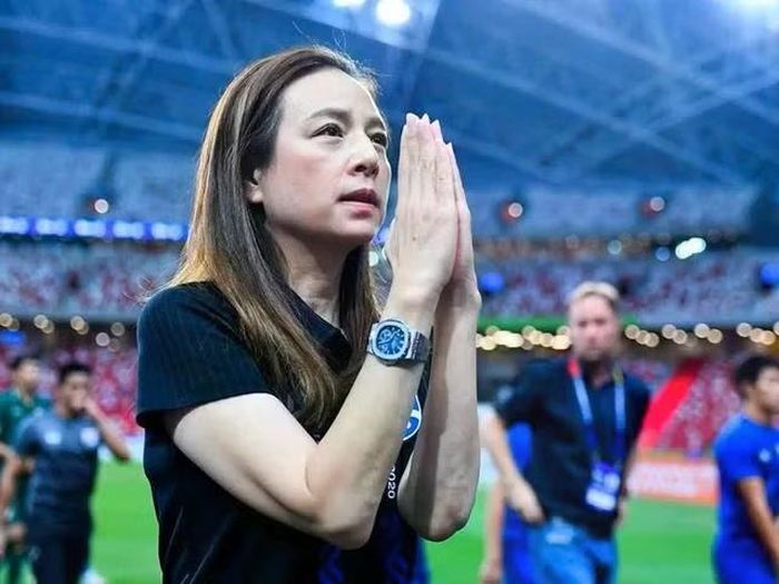 Madam Pang có bản lĩnh thép khi đồng hành cùng các đội tuyển Thái Lan. Ảnh: FAT.