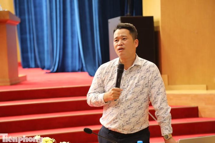 Thạc sĩ Ngô Thế Nghị - Giảng viên Khoa Chính trị học, Học viện Thanh thiếu nhi Việt Nam truyền đạt chuyên đề tại hội nghị.