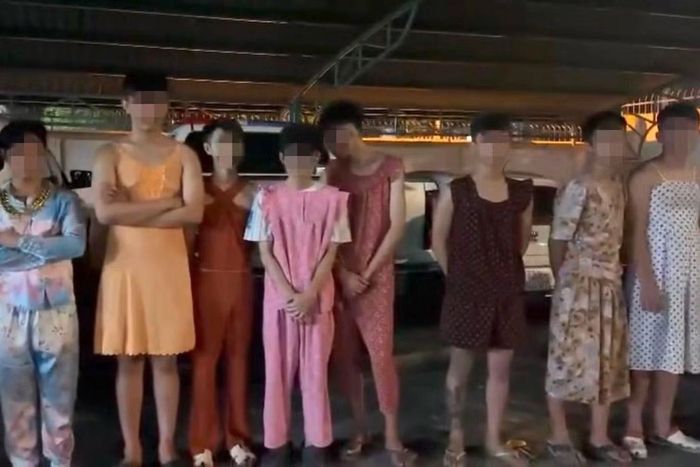 Công an phường Thủ Dầu Một làm việc, nhắc nhở nhóm người “đi bão” gây mất trật tự. Ảnh: Công an phường Thủ Dầu Một