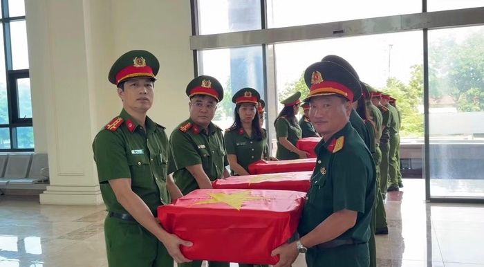 Số mẫu hài cốt đợt 4 được bàn giao từ Ban chỉ đạo 515 tỉnh Vĩnh Long