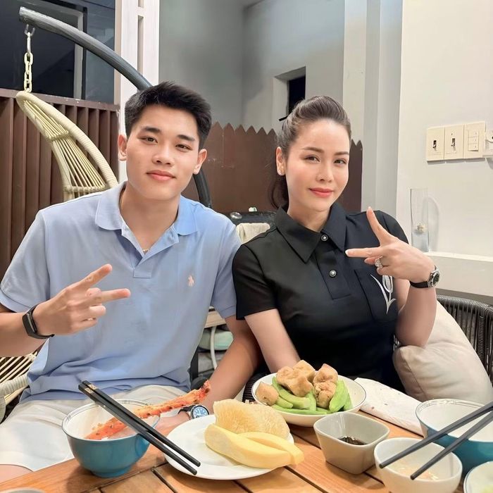Ảnh Nhật Kim Anh mừng sinh nhật Đình Bắc.