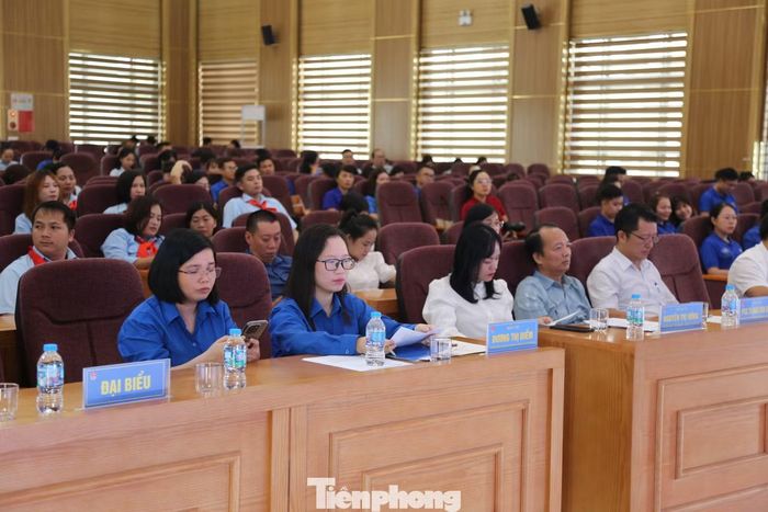 Các đại biểu dự hội nghị