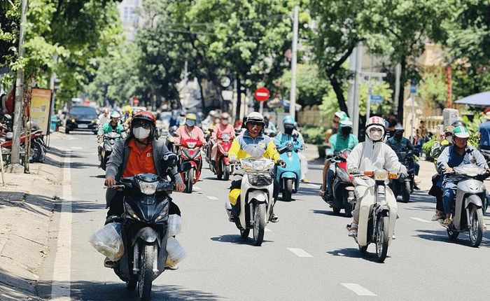 Ngày 27/8, miền Trung có nơi trên 38 độ C.