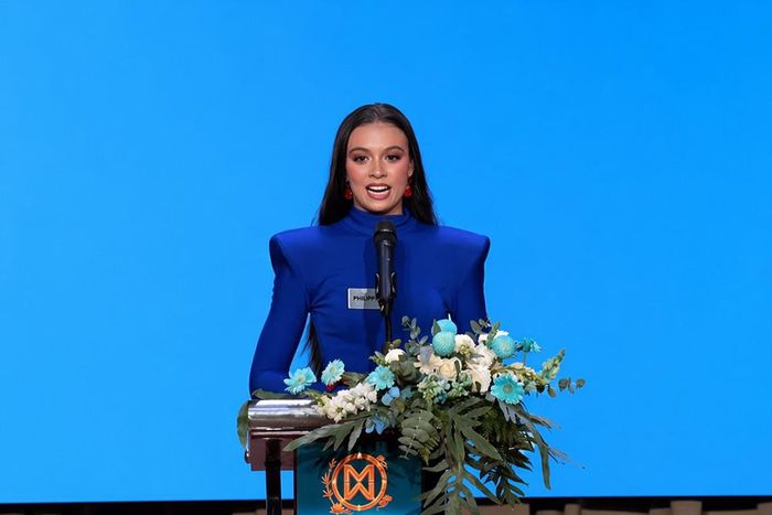 Asia Rose Simpson trong phần thi Head-to-Head challenge