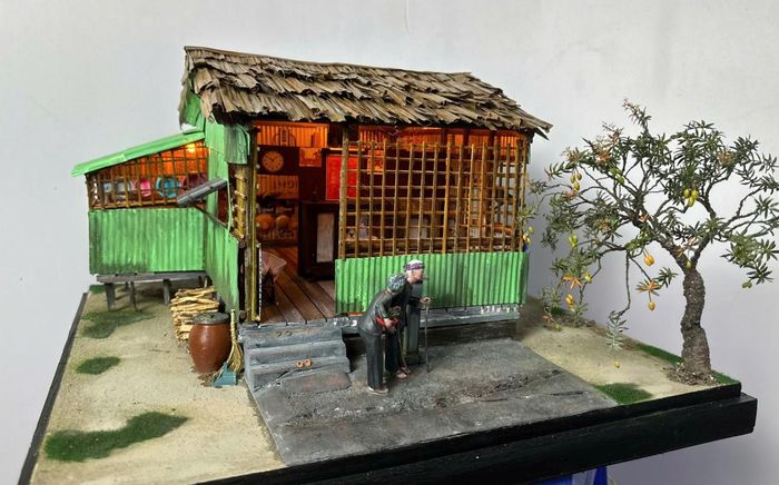 Sau đó, chị nhận về mô hình căn nhà xưa rất giống phiên bản thật