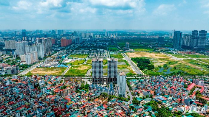 Theo quy định mới, thu nhập từ chuyển nhượng nhà đất của cá nhân được miễn thuế thu nhập cá nhân trong 3 trường hợp, trong đó có chuyển nhượng nhà, đất ở duy nhất. Ảnh: Hoàng Hà
