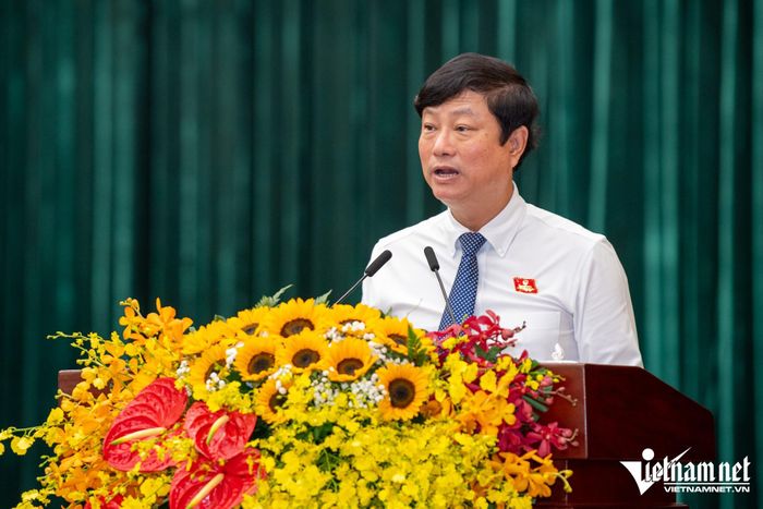 Chủ tịch HĐND TPHCM Võ Văn Minh phát biểu khai mạc kỳ họp thứ 4 (kỳ họp chuyên đề). Ảnh: Tuấn Hùng