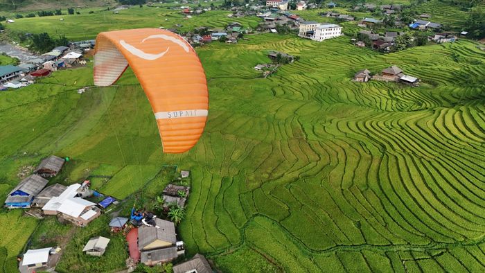 Trải nghiệm bay dù lượn ở Sa Pa. Ảnh: Dù lượn Sa Pa