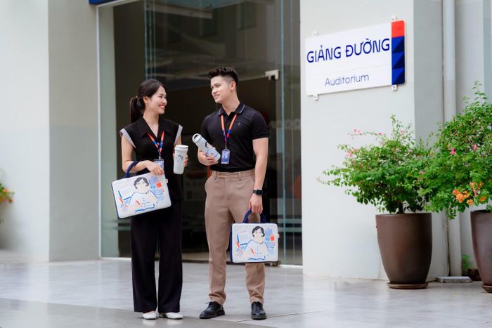 Những vật phẩm được sử dụng rộng rãi trong không gian học đường