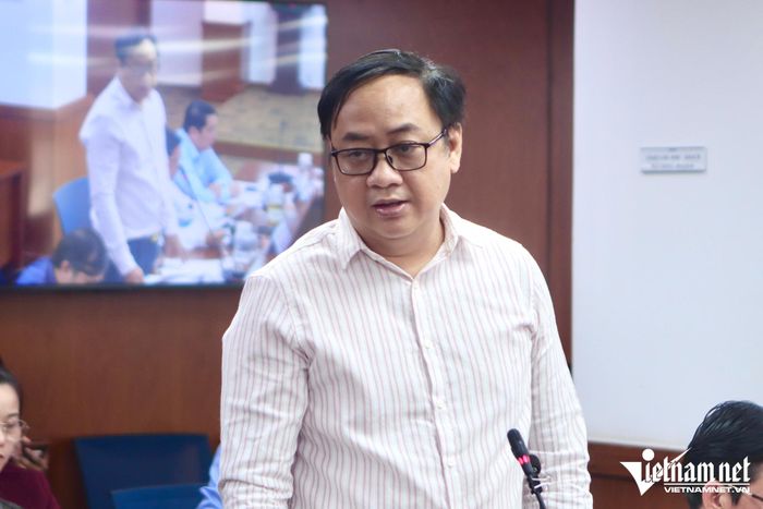 Ông Lý Minh Luân, Trưởng phòng Kinh tế số - Xã hội số (Sở KH&CN TPHCM) thông tin tại họp báo