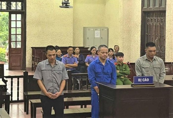 Các bị cáo tại phiên tòa.