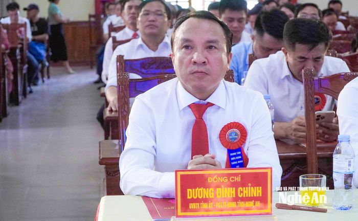 Đồng chí Dương Đình Chỉnh - Ủy viên Ban Thường vụ Tỉnh ủy, Phó Chủ tịch Thường trực HĐND tỉnh dự lễ khai trương. Ảnh: Văn Lê