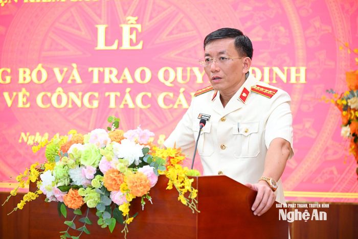Đồng chí Trần Xuân Trường - tân Phó Viện trưởng VKSND tỉnh Nghệ An phát biểu nhận nhiệm vụ. Ảnh: Thành Cường