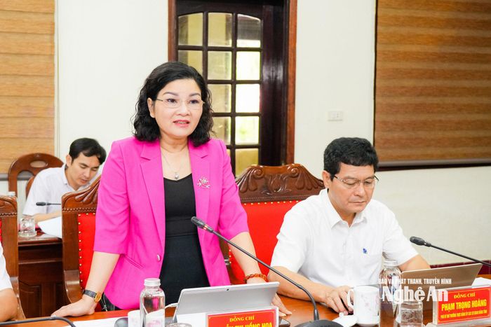 Đồng chí Nguyễn Thị Hồng Hoa - Ủy viên Ban Thường vụ, Chủ nhiệm Ủy ban Kiểm tra Tỉnh ủy phát biểu tại hội nghị. Ảnh: TL