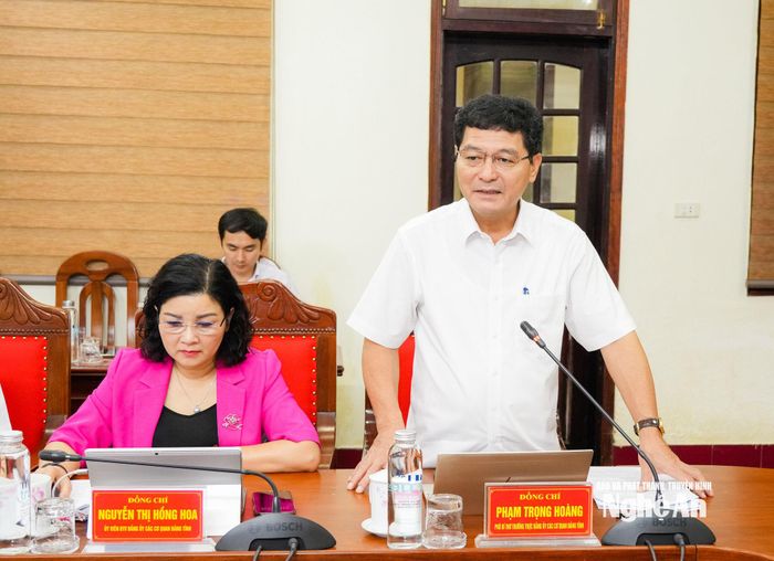 Đồng chí Phạm Trọng Hoàng - Ủy viên Ban Thường vụ, Trưởng ban Tổ chức Tỉnh ủy phát biểu tại hội nghị Ảnh: TL