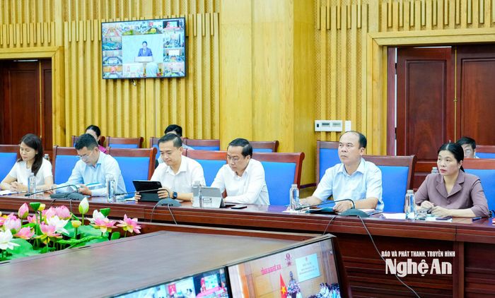 Các đại biểu dự hội nghị tại điểm cầu tỉnh Nghệ An. Ảnh: Phạm Bằng