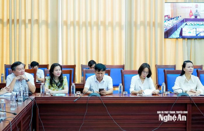 Các đại biểu dự hội nghị tại điểm cầu tỉnh Nghệ An. Ảnh: Phạm Bằng