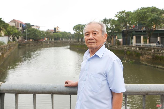 Nhà nghiên cứu văn hóa Lê Văn Tùng (phường Thành Sen, Hà Tĩnh).