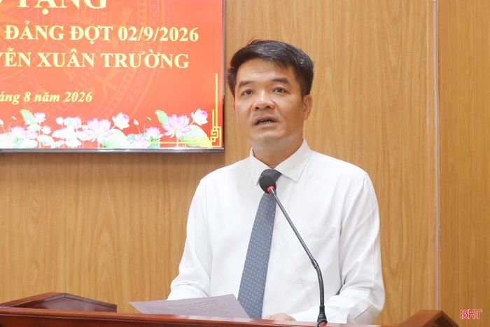Trưởng ban Nội chính Tỉnh ủy Trần Nhật Tân phát biểu tại buổi lễ.