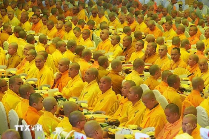 Chư ni dự Lễ cúng dường nhân Đại lễ Vu Lan 2026 ở Chùa Từ Đàm, phường Thuận Hóa, thành phố Huế. (Ảnh: Nguyên Lý/TTXVN)