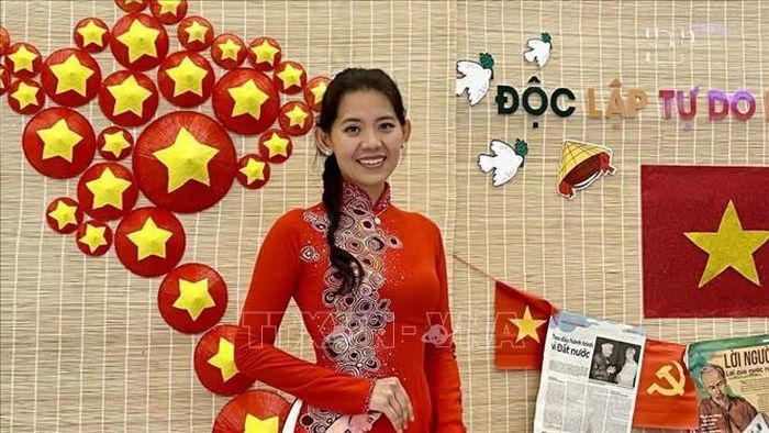 Bà Nguyễn Minh Hạnh, Tổng Thư ký ABVietFrance, cho rằng: cần tháo gỡ những vướng mắc mà một bộ phận người Việt Nam ở nước ngoài đang gặp phải, từ đó phát huy hiệu quả nguồn lực quý giá này. Ảnh: TTXVN phát
