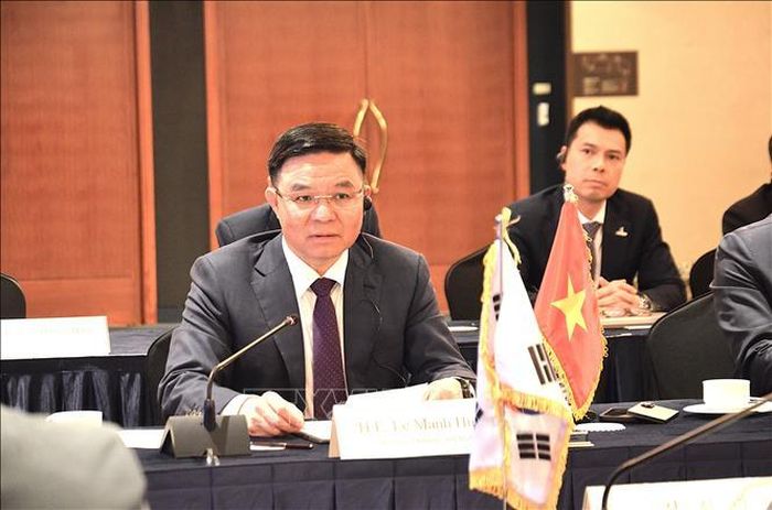 Bộ trưởng Công Thương Việt Nam Lê Mạnh Hùng phát biểu tại cuộc họp.