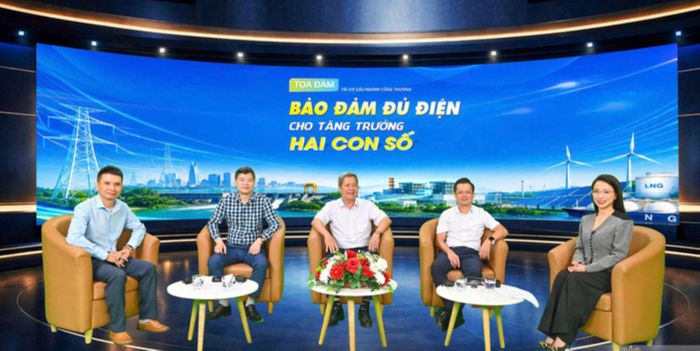 Các đại biểu tham dự toạ đàm.