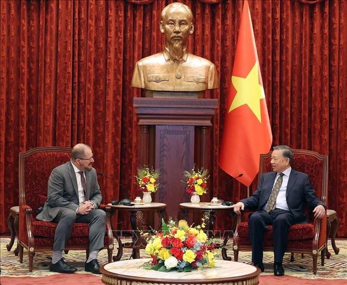 Tổng Bí thư, Chủ tịch nước Tô Lâm tiếp ông Cristiano Amon, Chủ tịch kiêm Tổng Giám đốc điều hành Tập đoàn Qualcomm (Hoa Kỳ). Ảnh: Thống Nhất/TTXVN