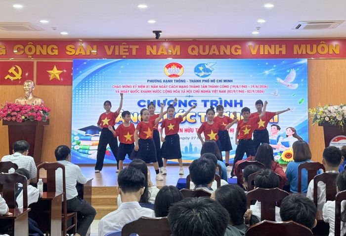 Hoạt động trao học bổng vừa chăm lo thiết thực cho thế hệ trẻ, vừa lan tỏa tinh thần đoàn kết, tương thân tương ái nhân kỷ niệm Cách mạng Tháng Tám thành công (19/8/1945 - 19/8/2026) và Quốc khánh nước Cộng hòa xã hội chủ nghĩa Việt Nam (2/9/1945 - 2/9/2026).