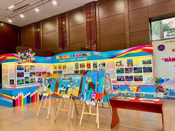 Triển lãm trưng bày các tác phẩm đạt giải cuộc thi "Thiếu nhi TP Hồ Chí Minh với Bác Tôn" tại Bảo tàng Tôn Đức Thắng.
